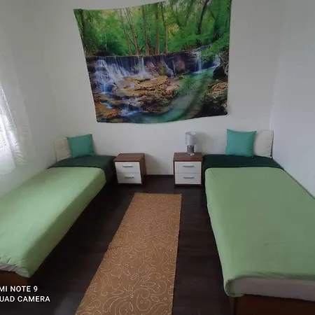Apartment Aliz Apartman *